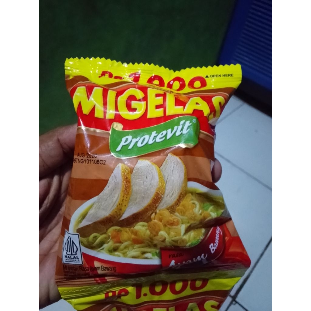MIE GELAS 1 RENCENG(ISI 10)