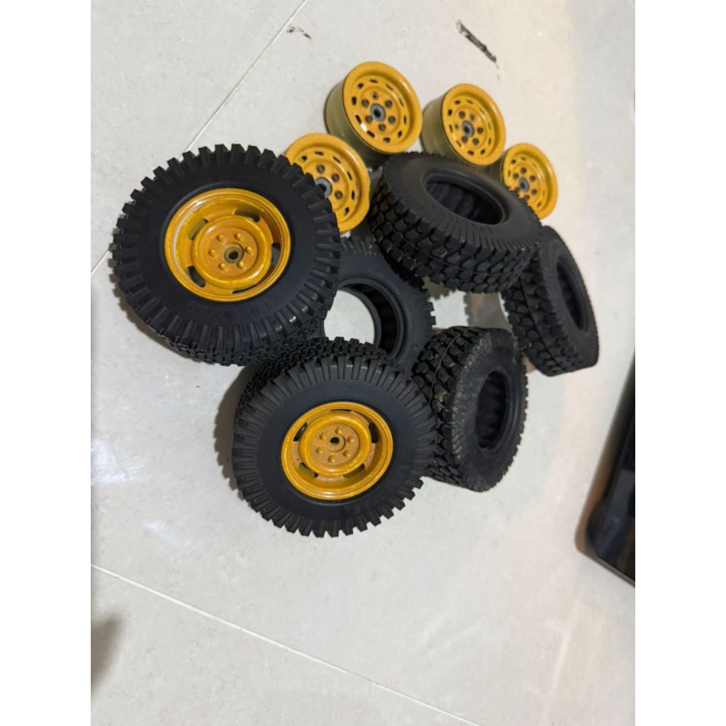 1 set RC Velg kaleng baut 6 + 2pcs velg plastik