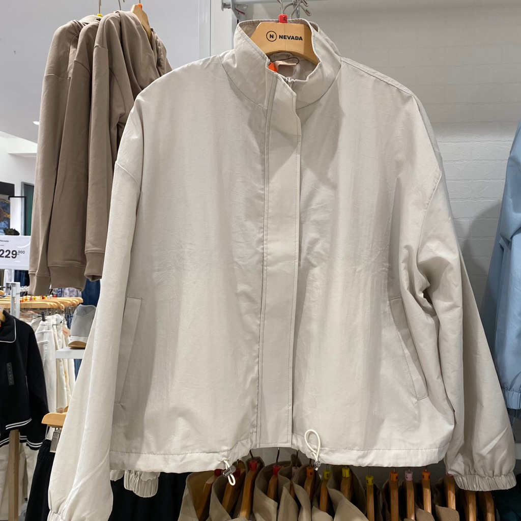 NEVADA JAKET WANITA ZIPPER PARASUT BAHAN RINGAN COCOK BUAT OLAHRAGA DAN SEHARI HARI