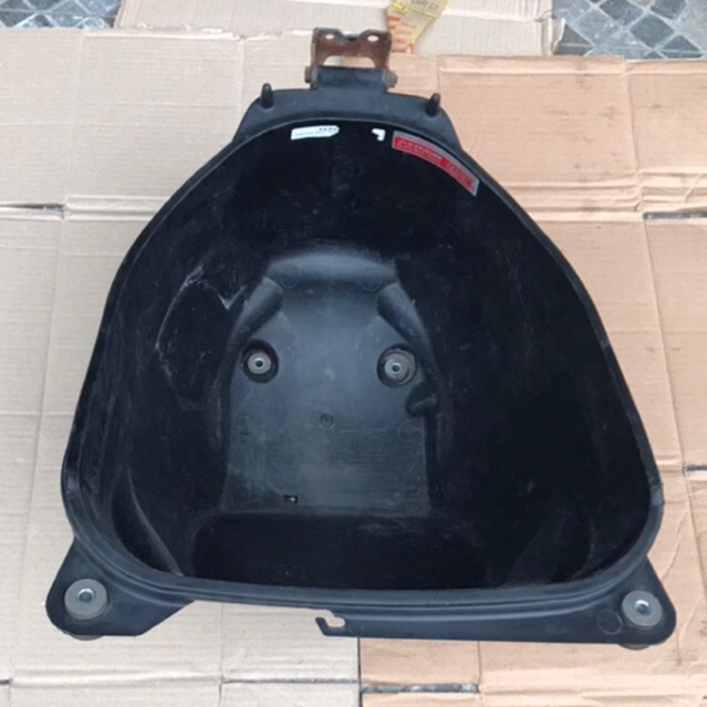 Box bagasi motor supra x 125 helm in KYZ-900 AHM original second