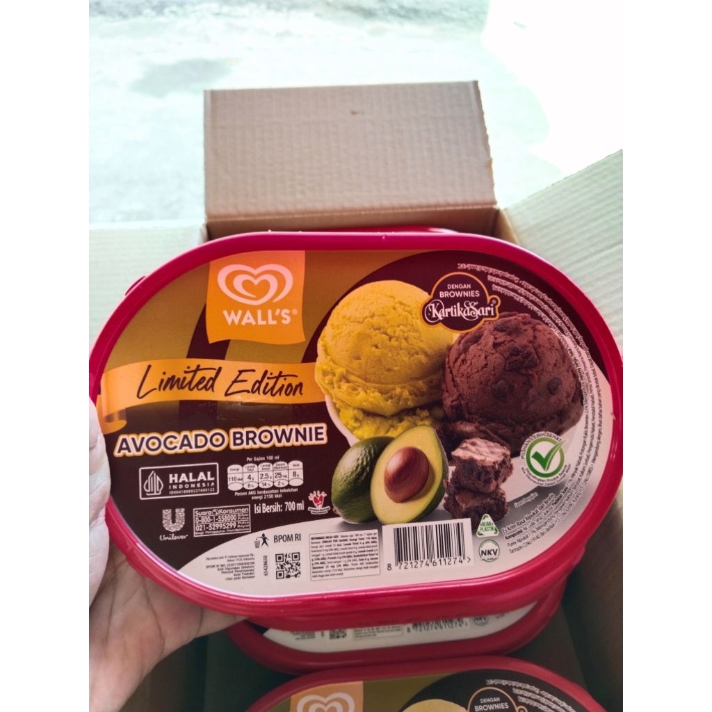 es krim walls 700 ml avocado brownie