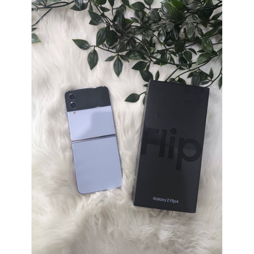 Samsung Z flip 4 8/128 Second