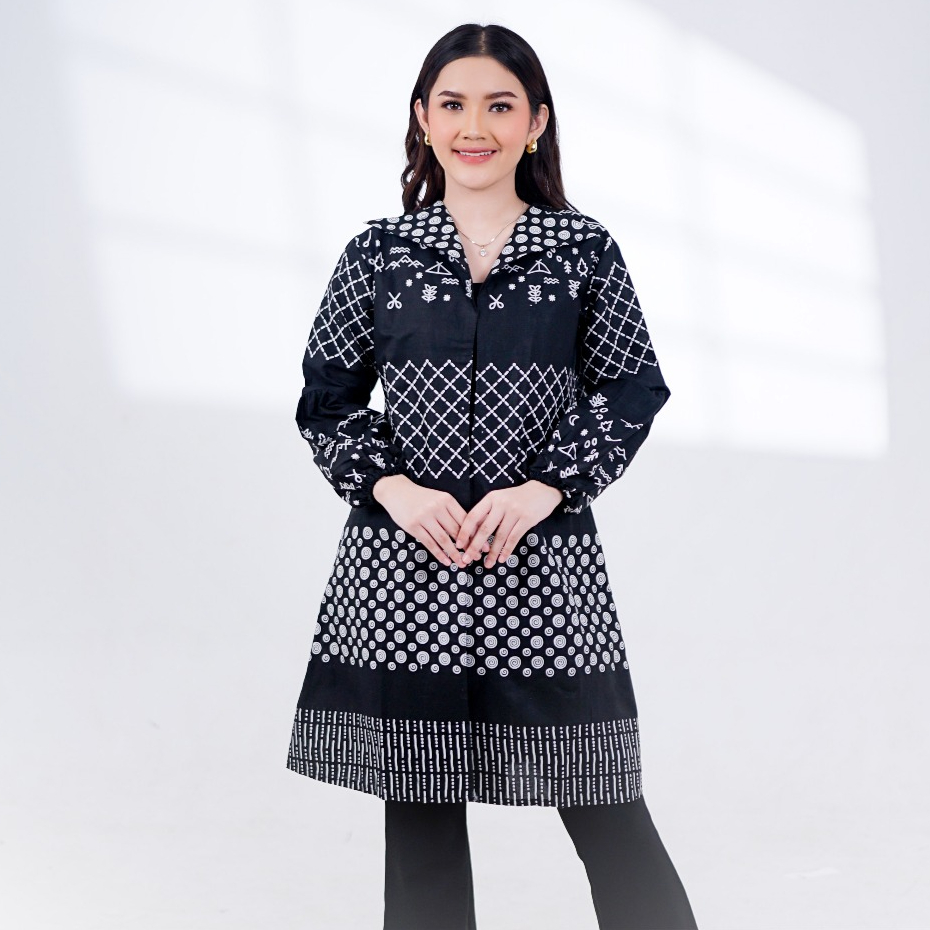 BATIK TRUSMI Atasan Wanita Outer Batik Panjang Hitam IKN