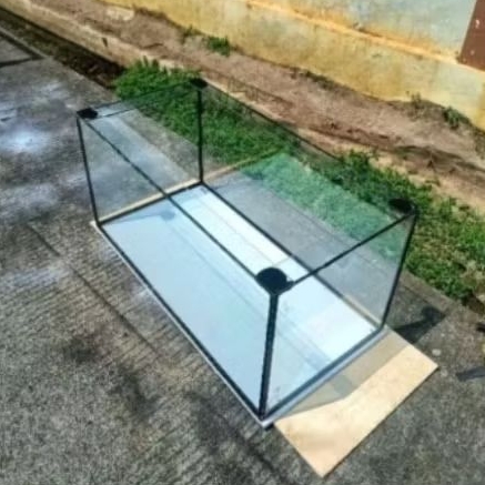 Aquarium 80x40x40 full 8mm Lem Hitam