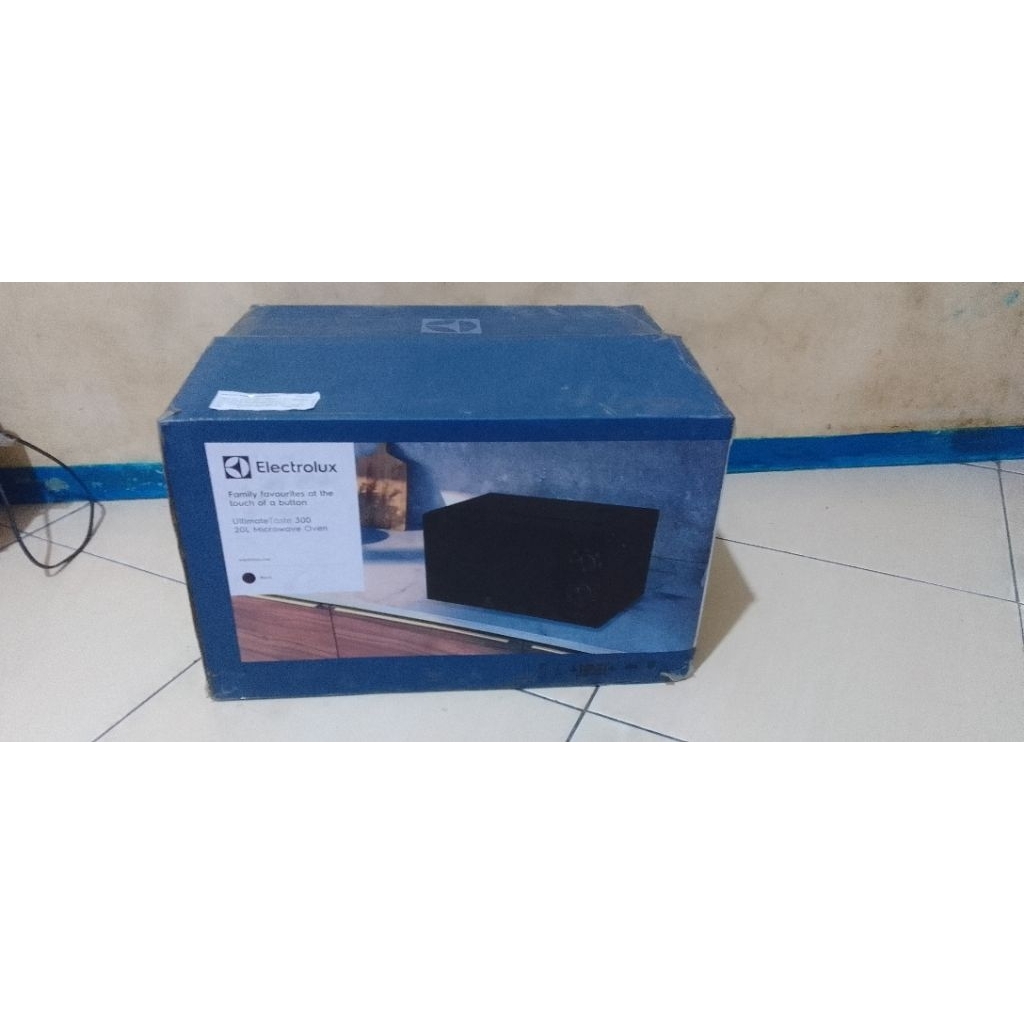 microwave electrolux 20L