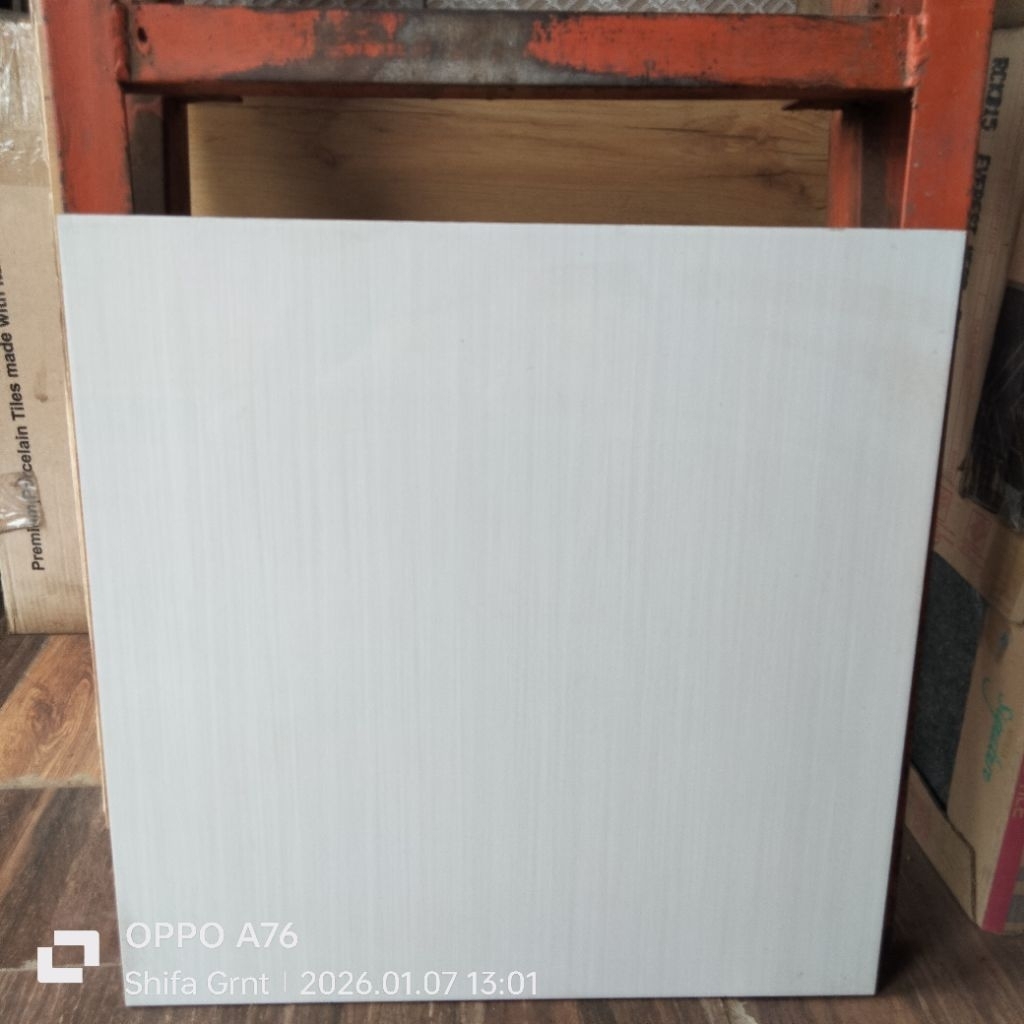 Keramik lantai 50x50.Dublin White/Milan