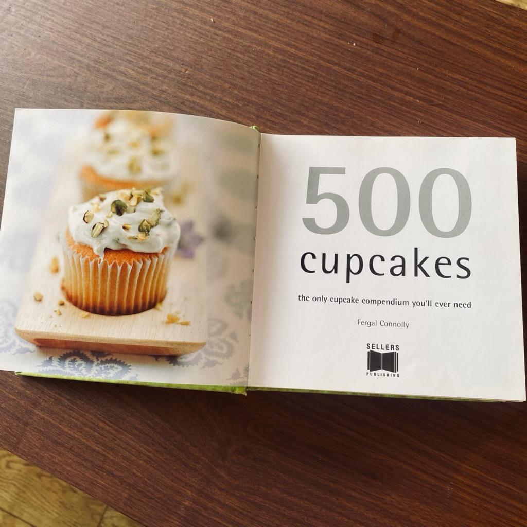 BUKU RESEP MASAK 500 CUPCAKES - FERGAL CONNOLY