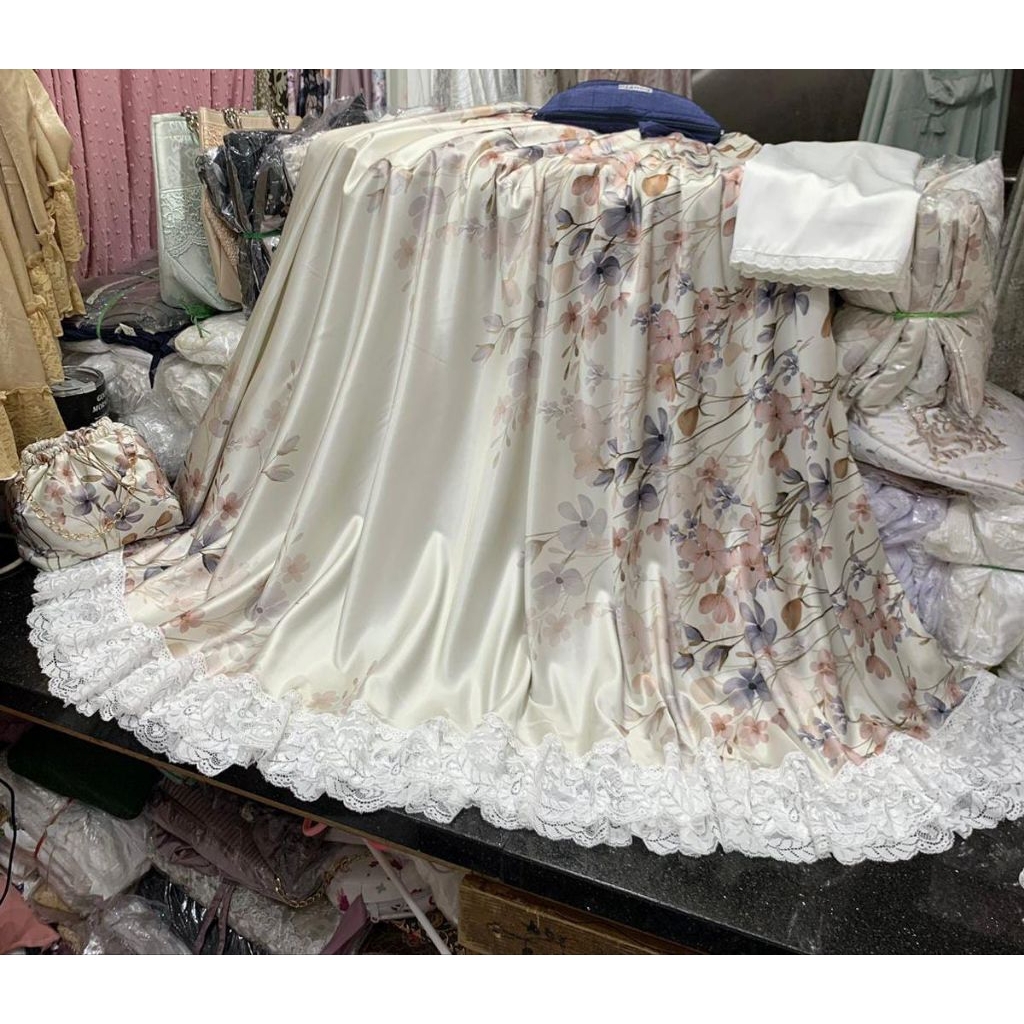 Mukena bunga mawar/ mukena hitam dan putih/ Mukena motif bunga/ mukena Armani silk motif