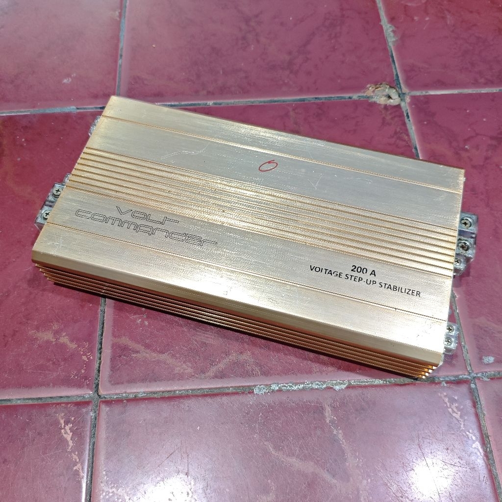 Volt Commander Vox 200 A Voltage Step Up Stabilizer