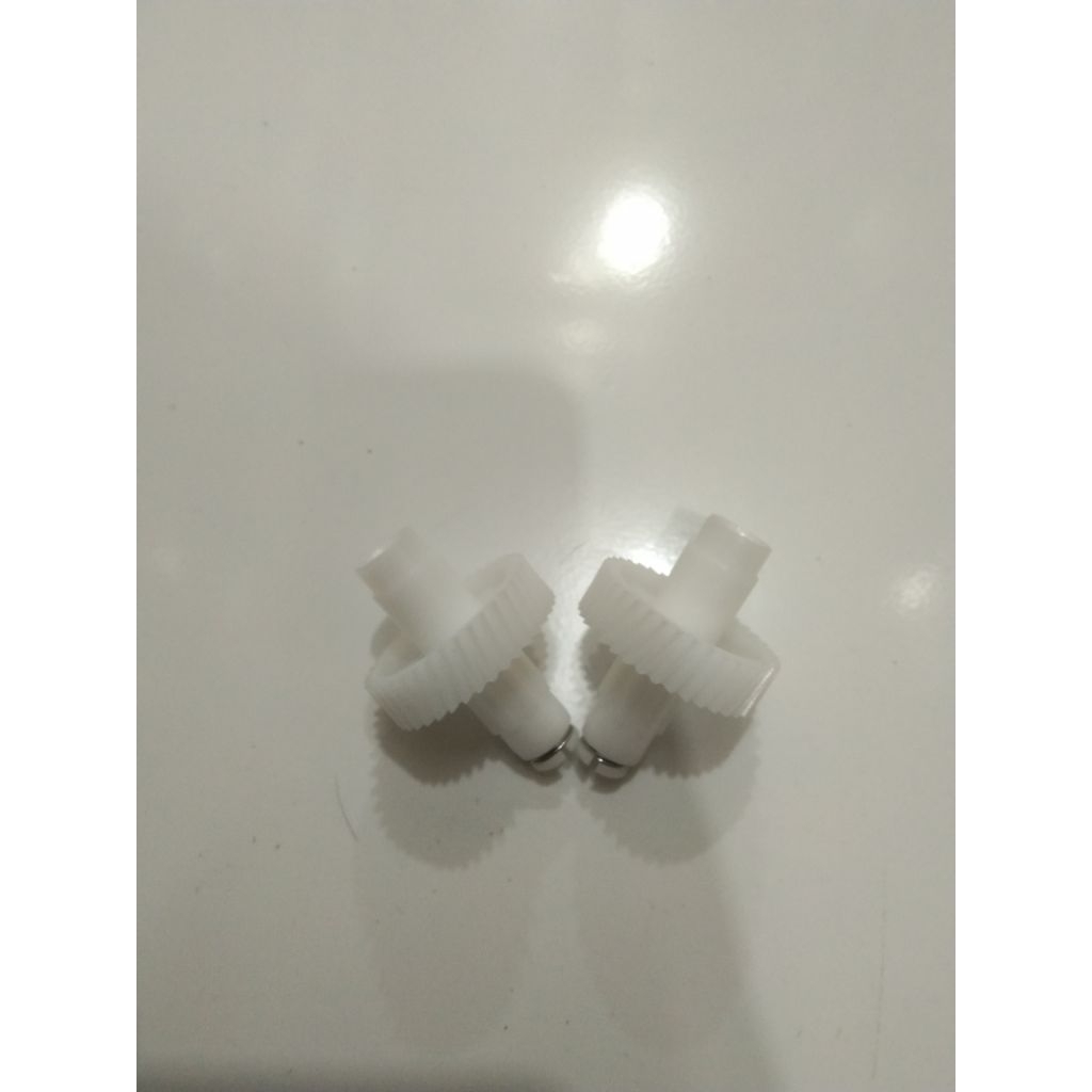 Sepasang Gear Gigi Mixer Cosmos CM 1279/CM 1289/CM 1679/CM 1689 Asli ( 38 gigi ), Material Plastik B