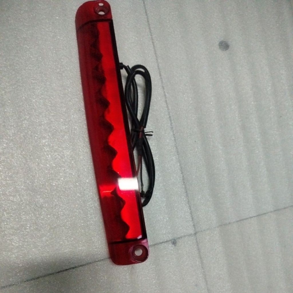 LAMPU SPOILER INNOVA LUXURY ORIGINAL P30 CM