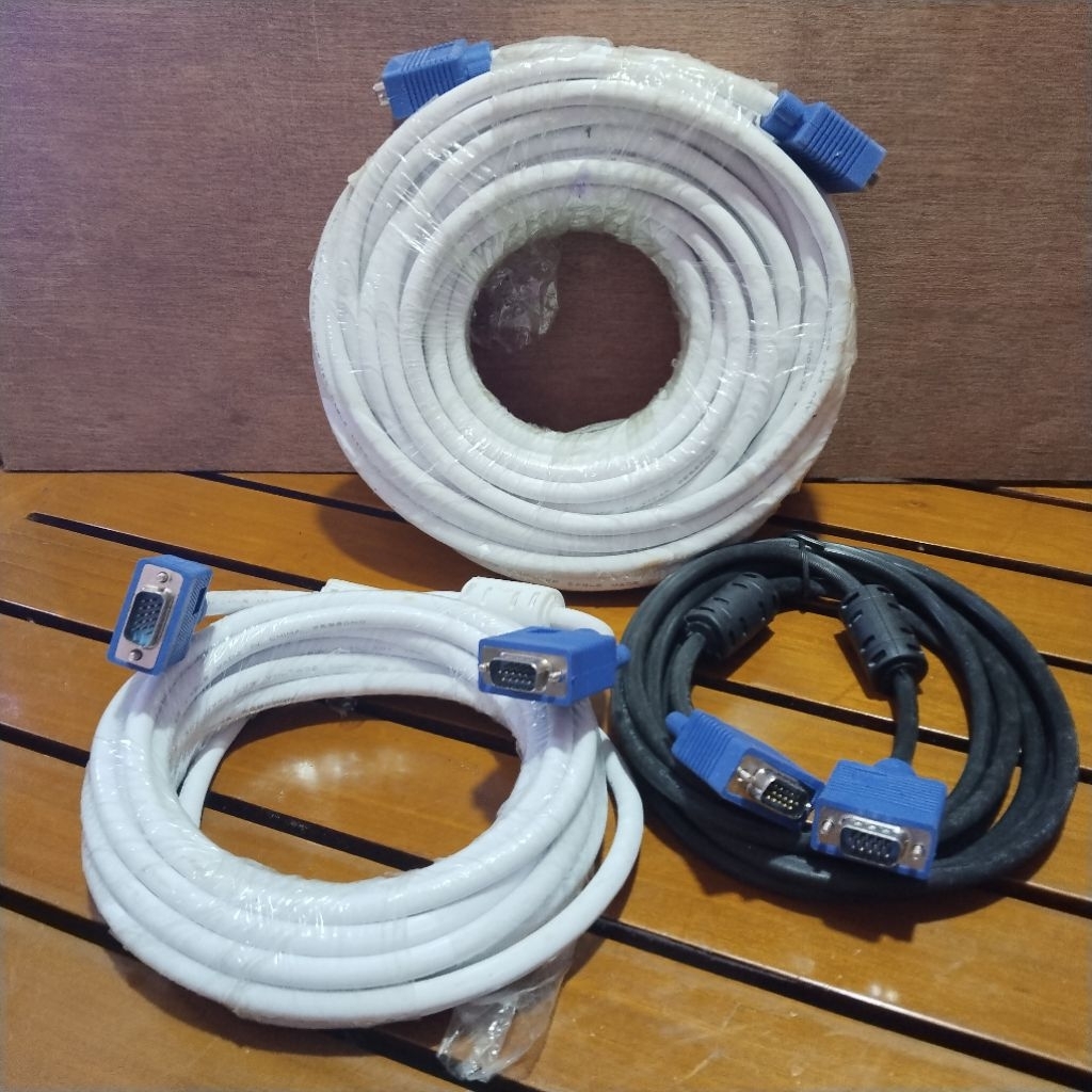 Kabel VGA Male to Male ,Varian Putih & Hitam/kabel asli tembaga