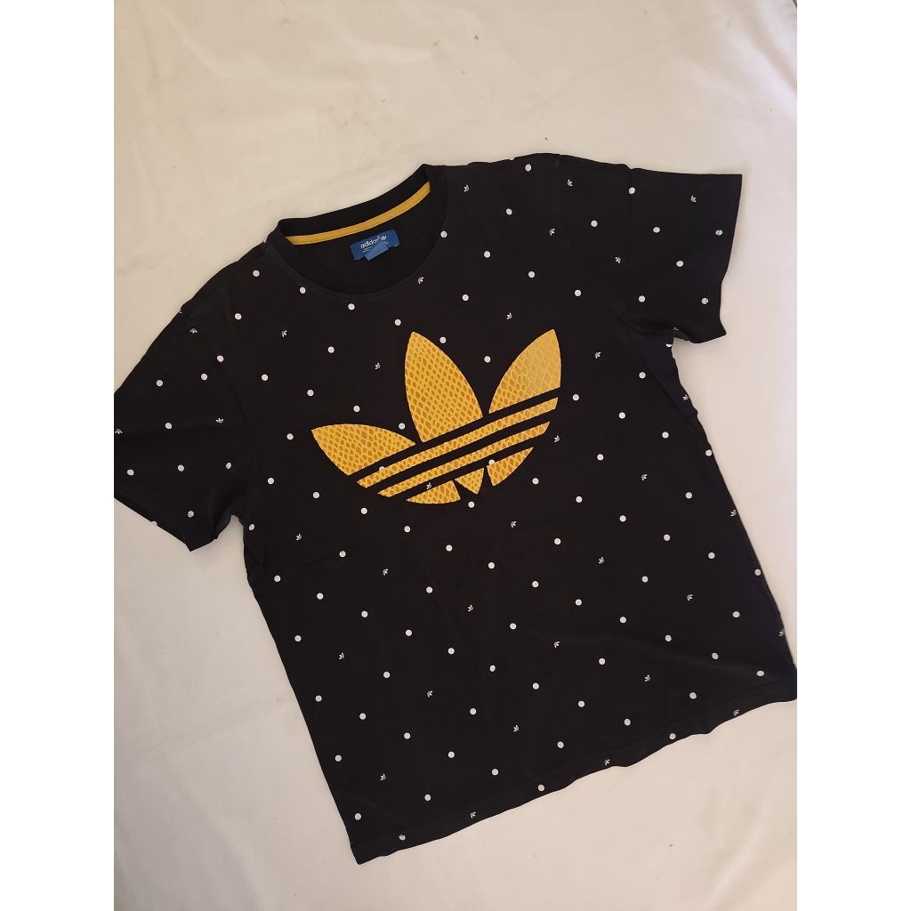 Baju Kaos Gambar Bunga AOP Bukan Uniqlo