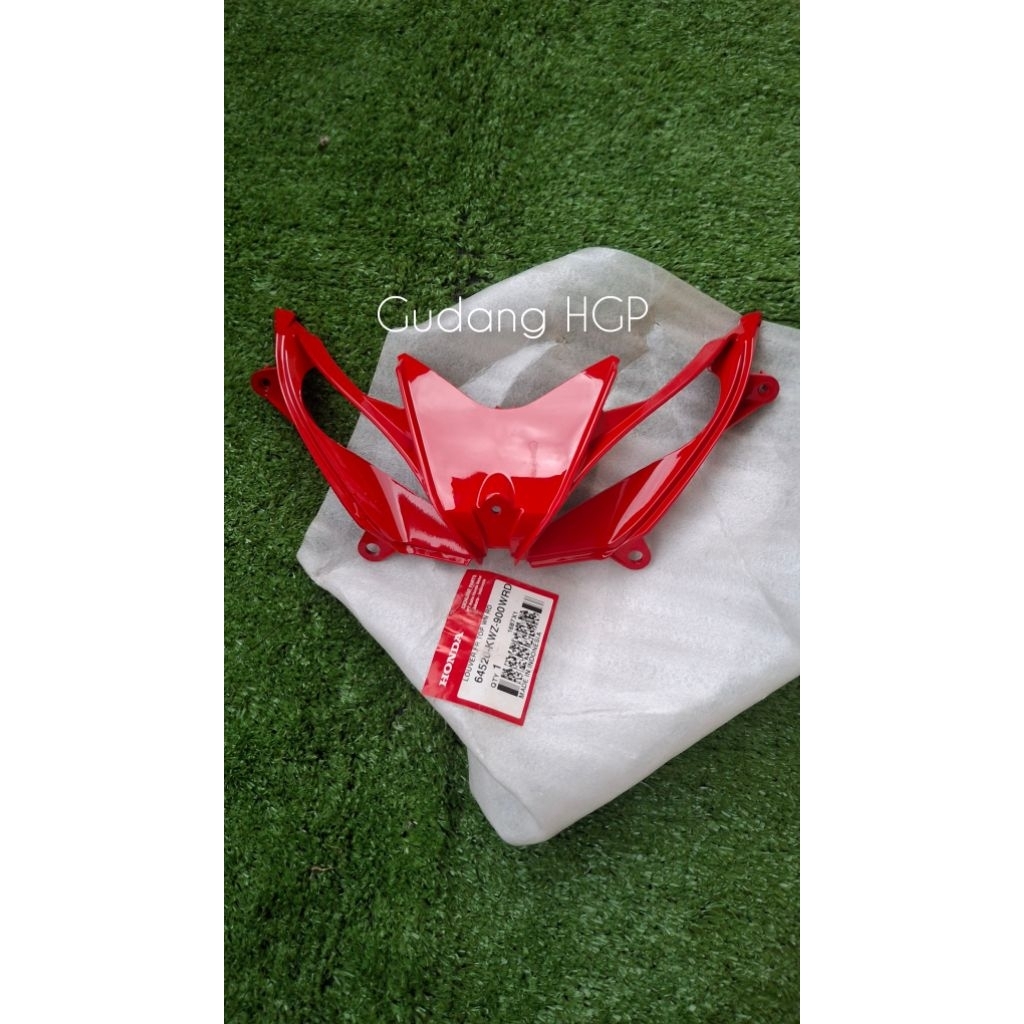 Louver Front Top Wine Red Garnish Tameng Panel Depan Revo AT Matic 64520-KWZ-900WRD Ori Honda Genuin