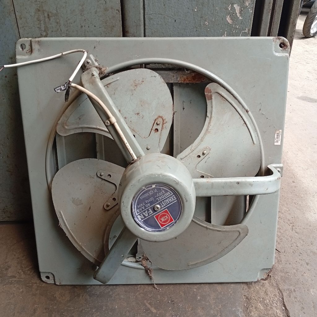 kipas exhaust fan dinding 16 inch 40cm 74w 220v kdk 40aas bekas