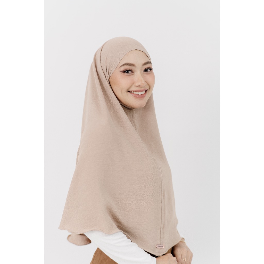 Laniya - Maysa ( Hijab Bergo Cringkle Latte )