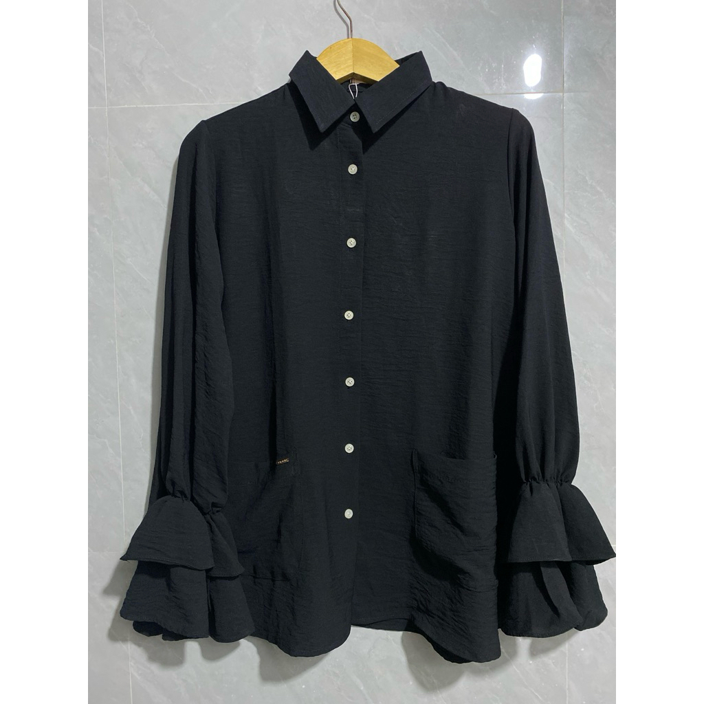 Preloved kemeja L by lcb laudya cintya Bella