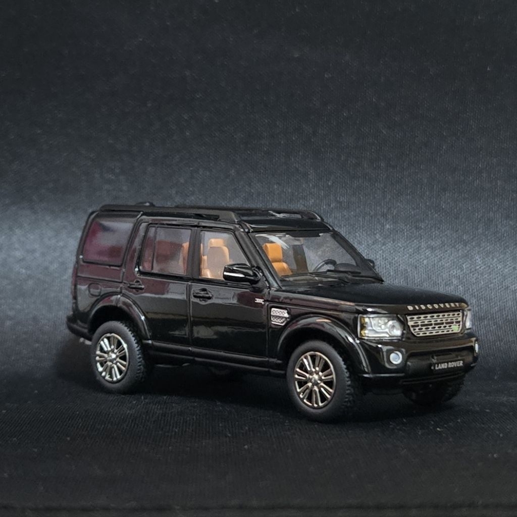 GCD Land Rover Discovery 4 1/64