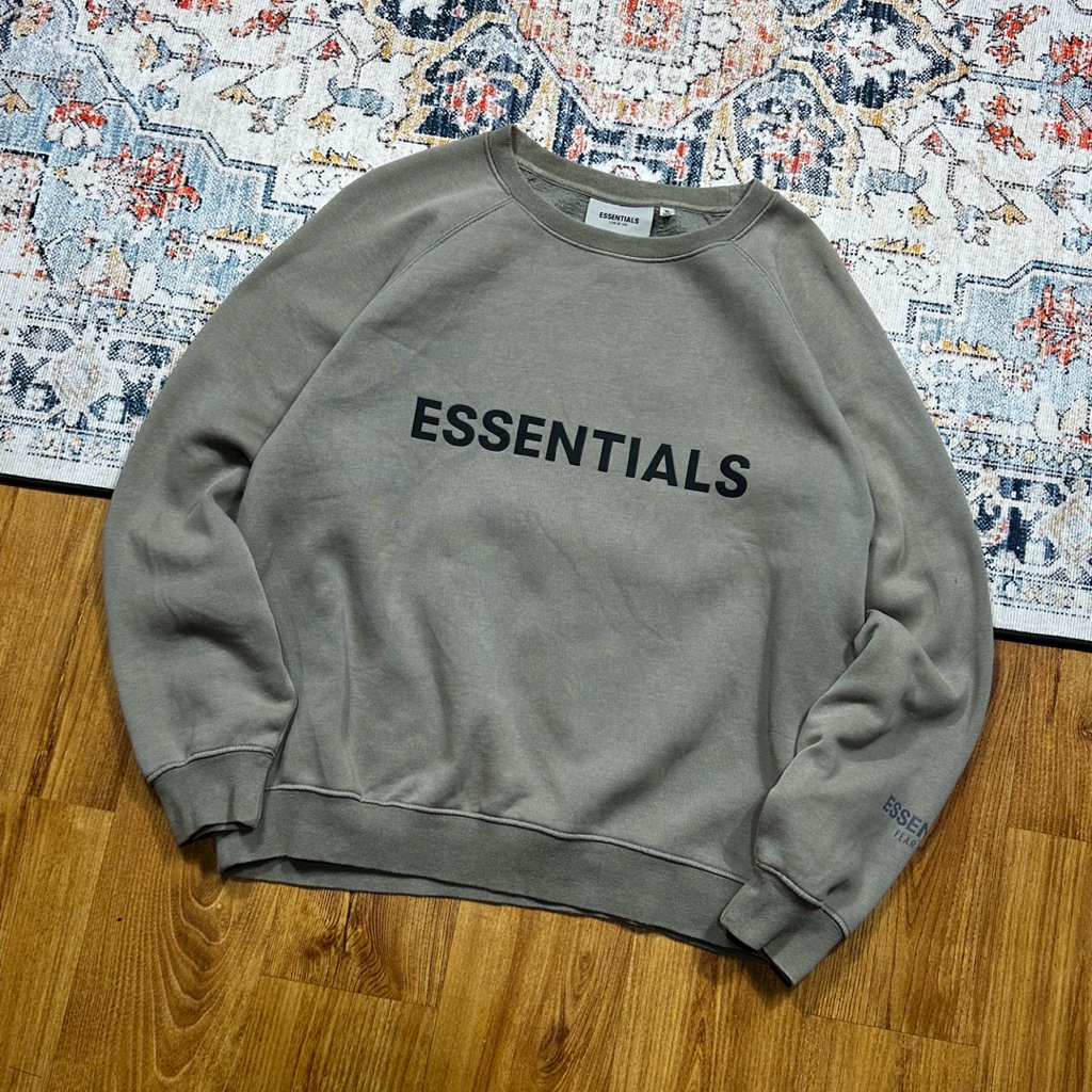 ESSENTIALS FEAR OF GOD CREWNECK SECOND