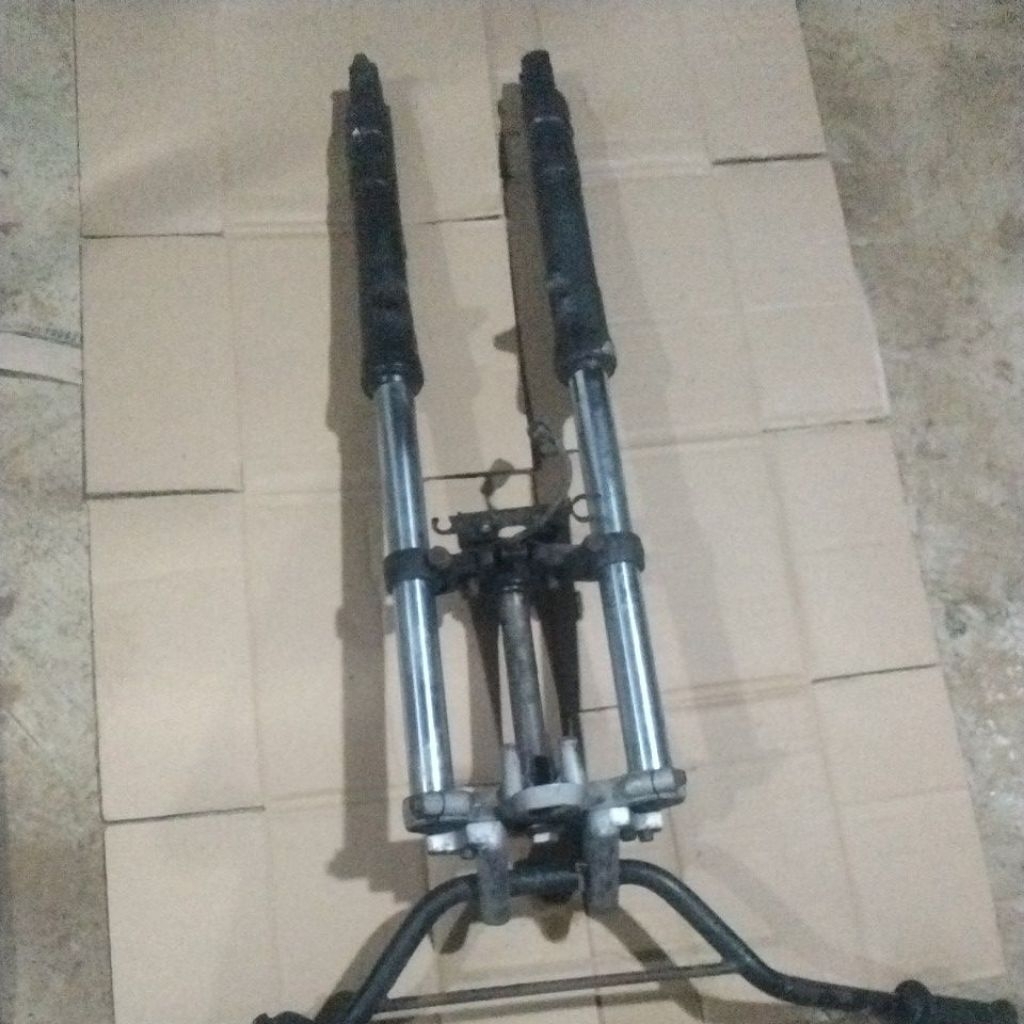 shock depan bajaj pulsar 180 bekas