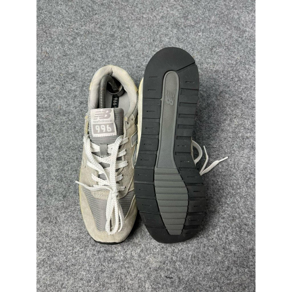 NEW BALANCE 996 SIZE 42 SECOND LIKE NEW