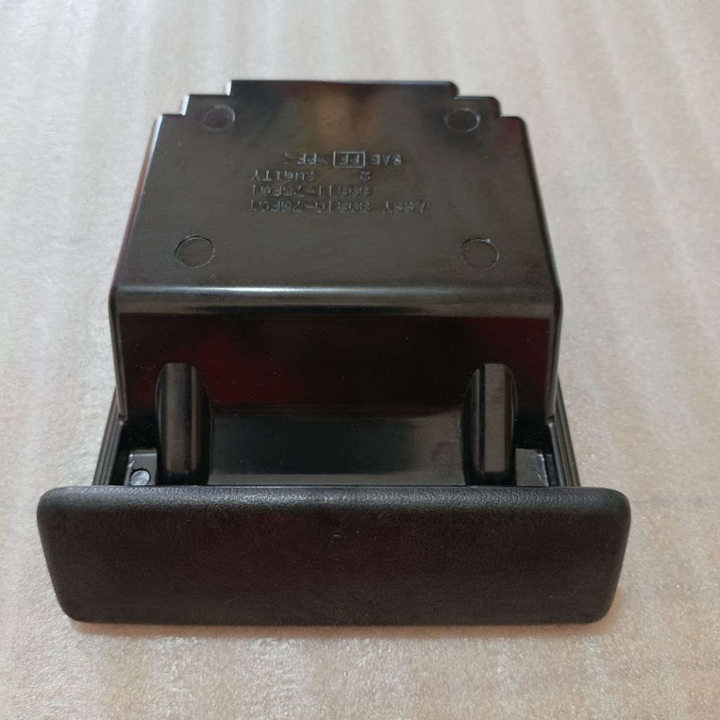 Laci Koin/Laci Asbak Dashboard Kijang LGX, Kijang Krista, Kijang Kapsul Original