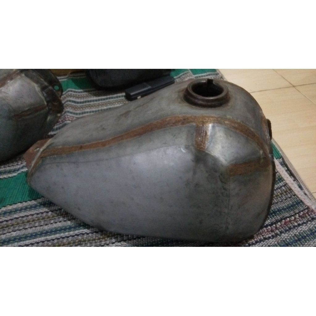 Tangki Suzuki TS 125 bahan Tebal 1mm Plat Galvanis Tangki ts125 repro kualitas Original suzuki