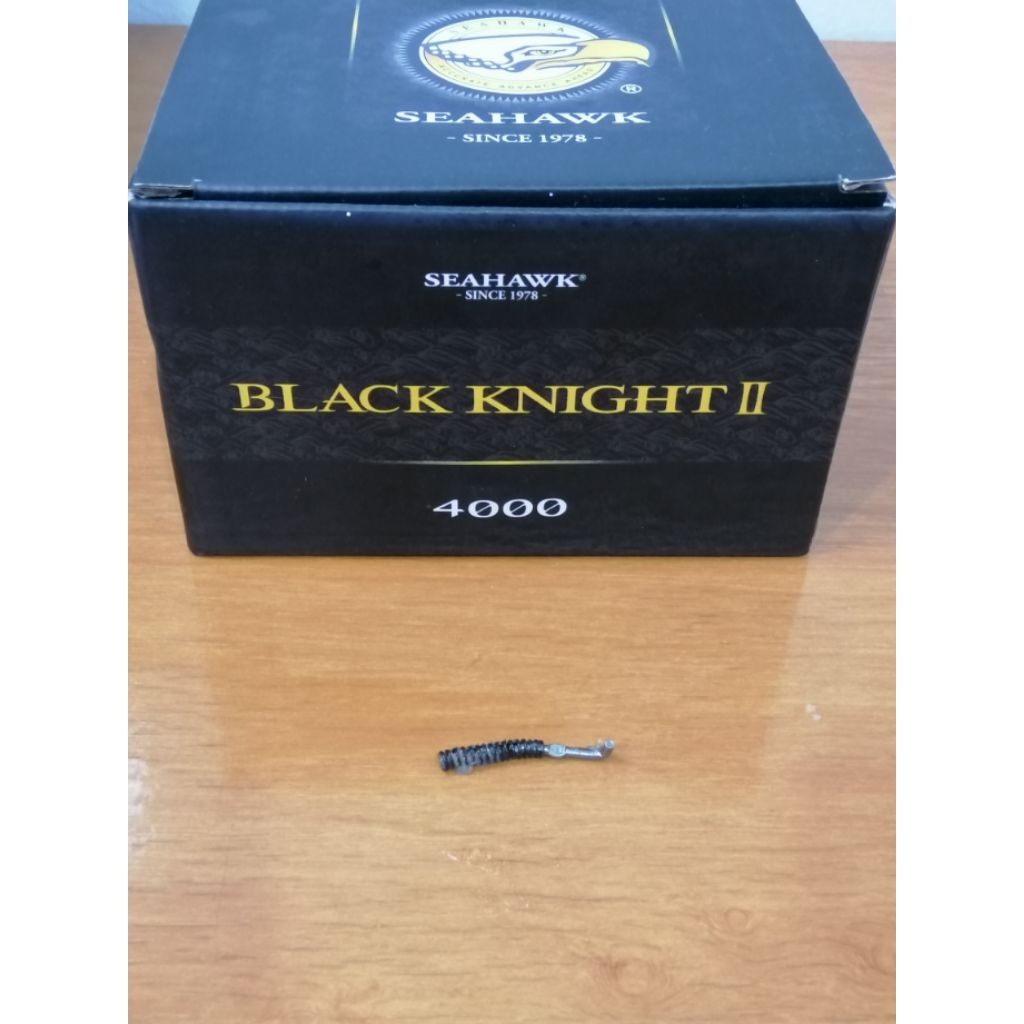 seahawk Black knight II 4000 per +pivot bail arm