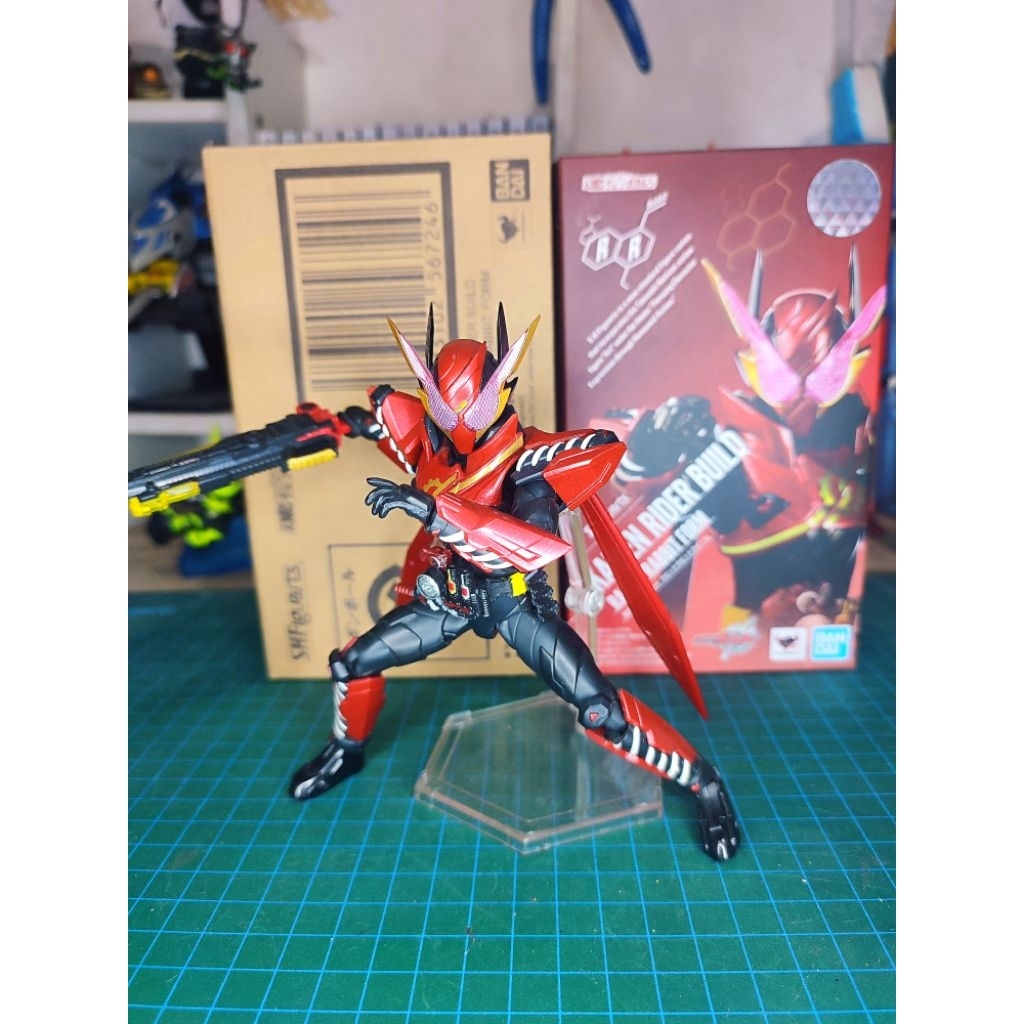 SHF Kamen Rider Build Rabbit Rabbit