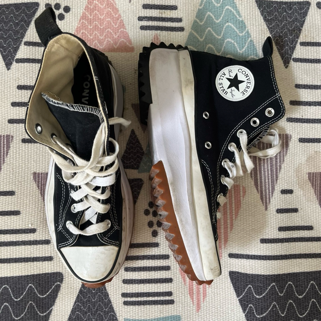 Sepatu Converse Run Star X JW Anderson