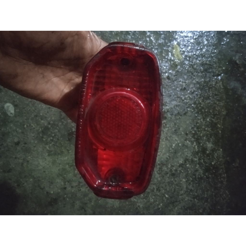 stop lamp/ bol belakang/ reflektor belakang/ mika belakang Yamaha rs 125/ v75 Made in japan