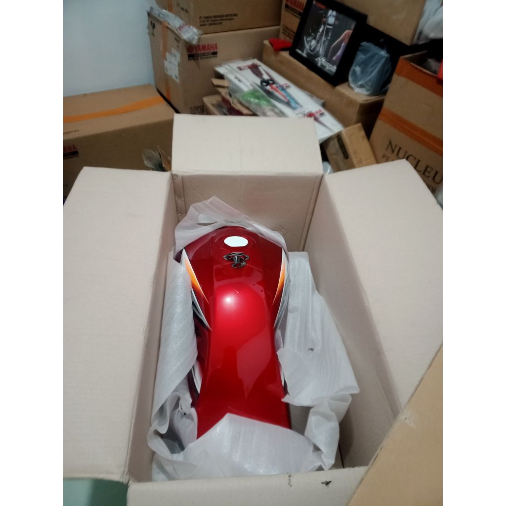 tangki scorpio z 2007-2008 merah original Assy