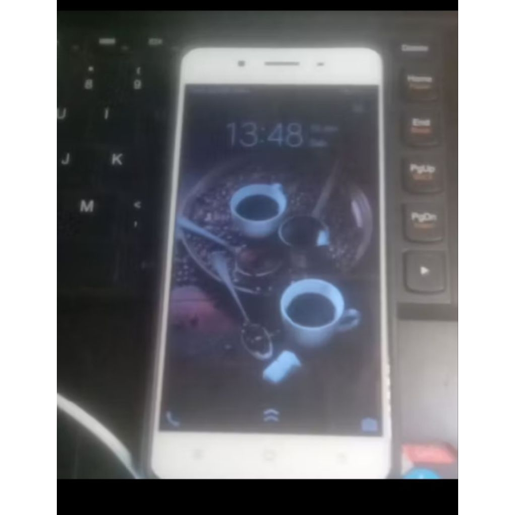 lcd+frame vivo y65 ori copotan,gambar bening dan cerah.bukan hp,mesin hanya untuk tes( baca deskrips