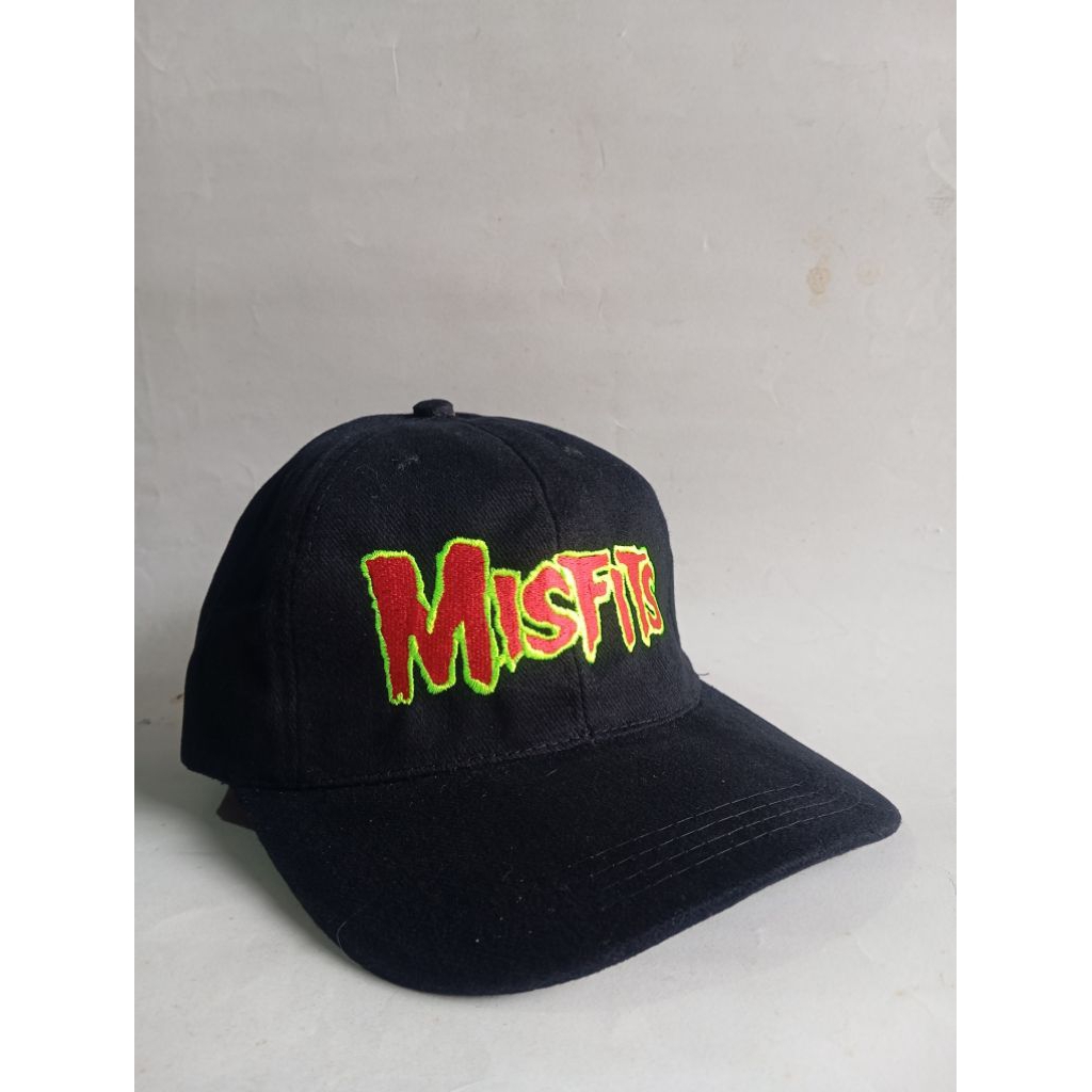 topi misfits **