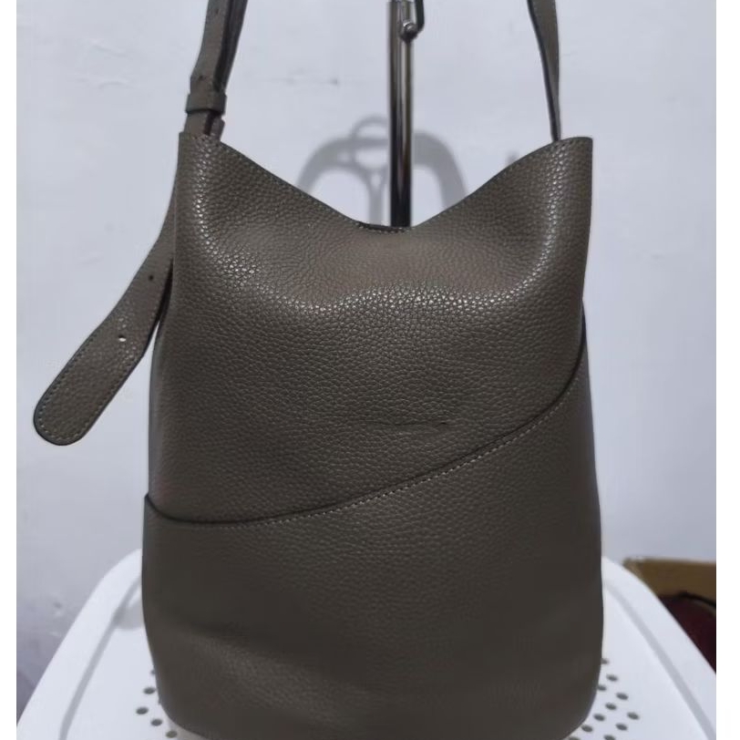 TAS HOBO BUCKET KULIT ASLI BRAND SECOND