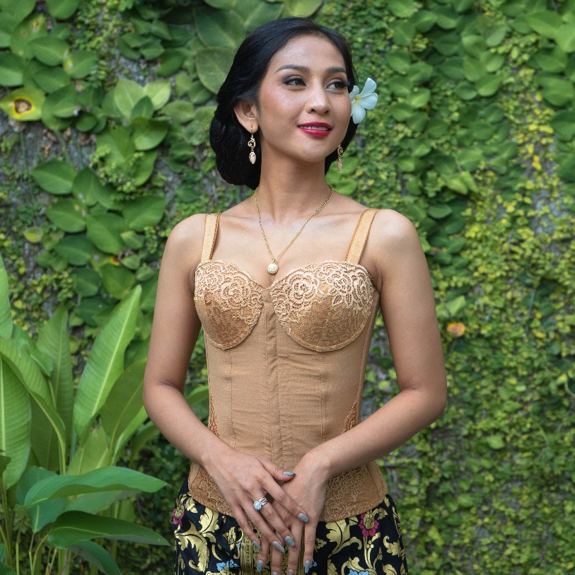 Graziella Full Cup Long Torso by Fiori // Long Torso Kebaya Shapewear Full Cup Power Net Renda Mewah