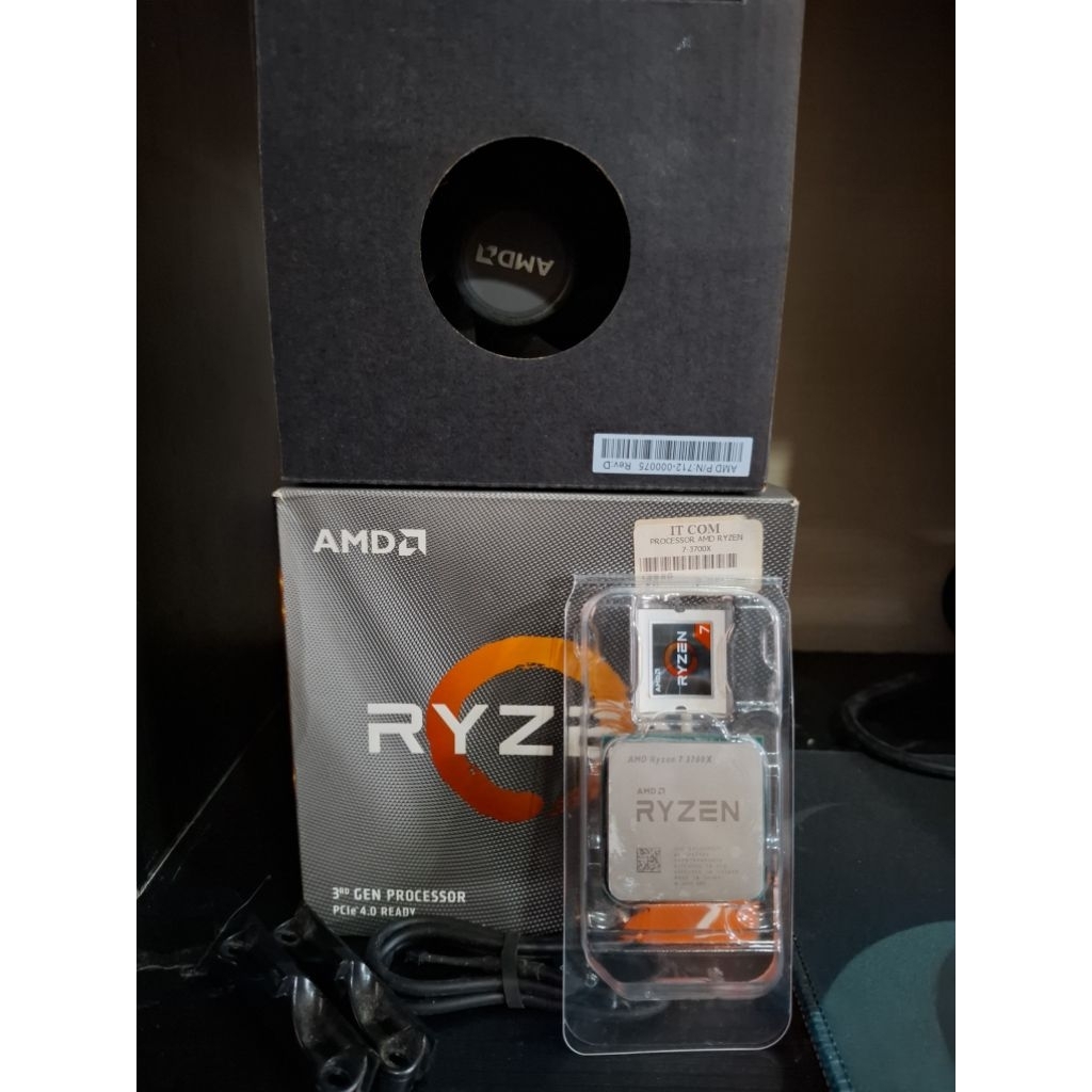 AMD Ryzen 7 3700X AM4 Full Box + Stock Cooler