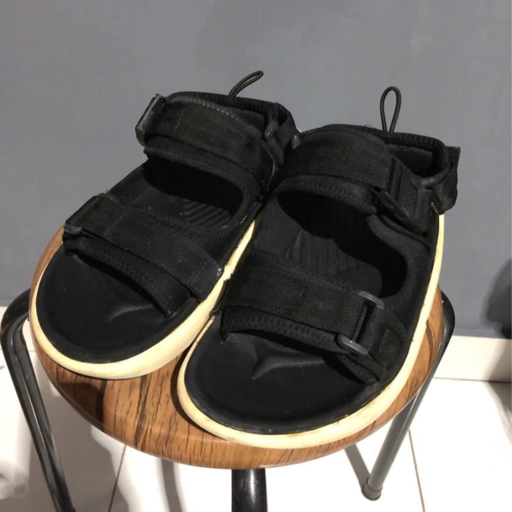 Sandal Gunung/Sandal Traveling Canberra by Nuse Original Second