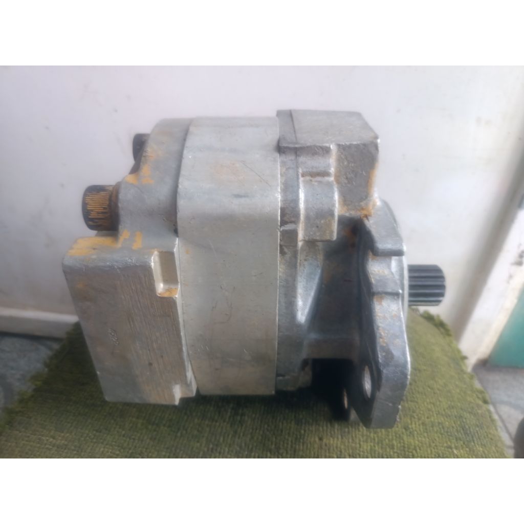 pompa hidrolik utama loader XCMG 2012