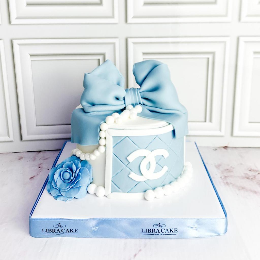 Kue Ulang Tahun/Birthday Cake/Kue Ultah tema Ribbon/Kue Tema logo tas/Kue cewe