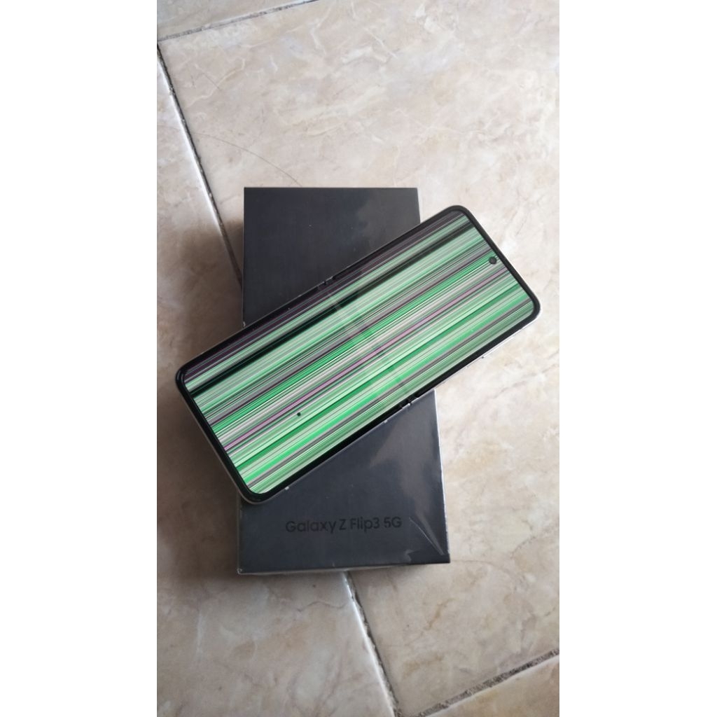 Samsung Z Flip 3 Minus