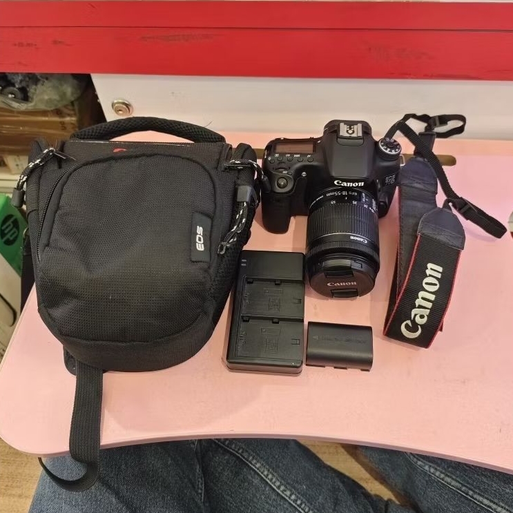 canon eos 70d kit 18-55mm, second normal mulus, kamera wifi touchscreen