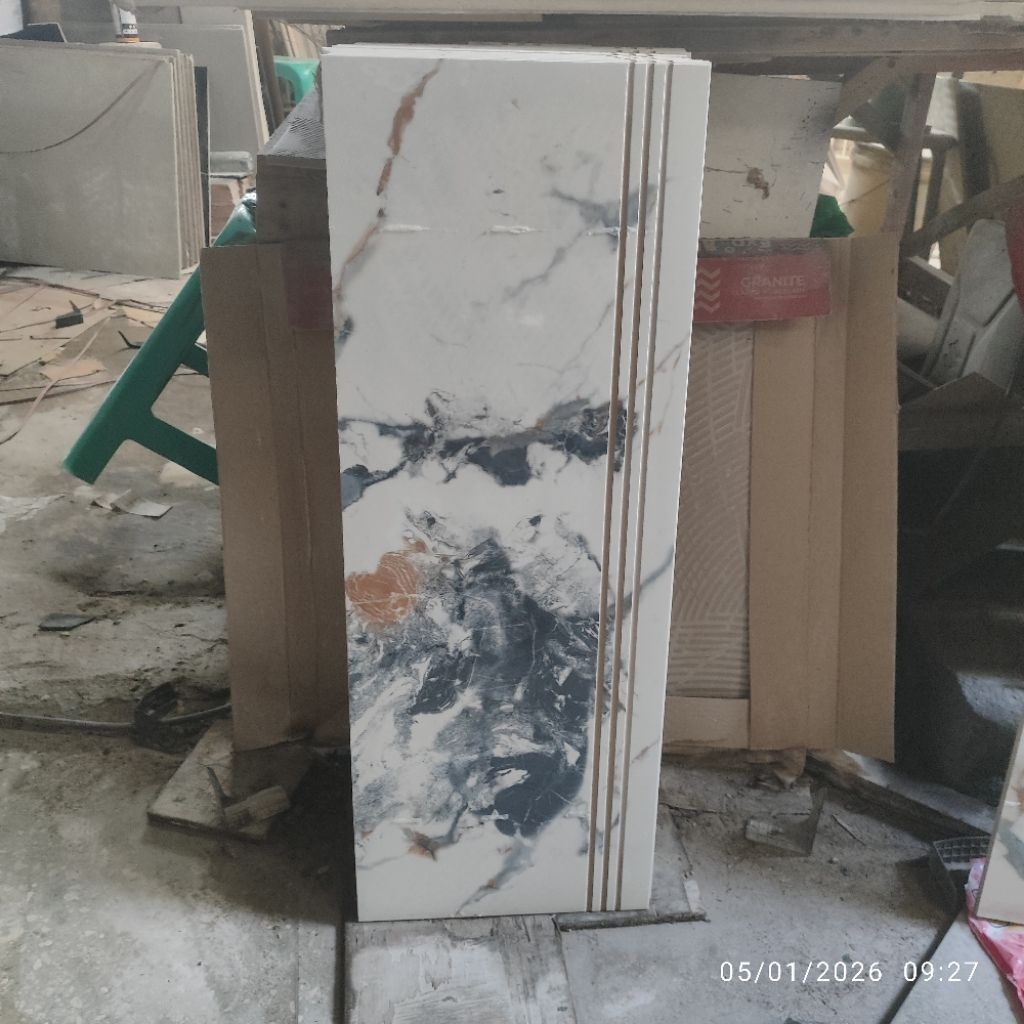 Granit tangga putih corak marmer 30x80 glazed polished