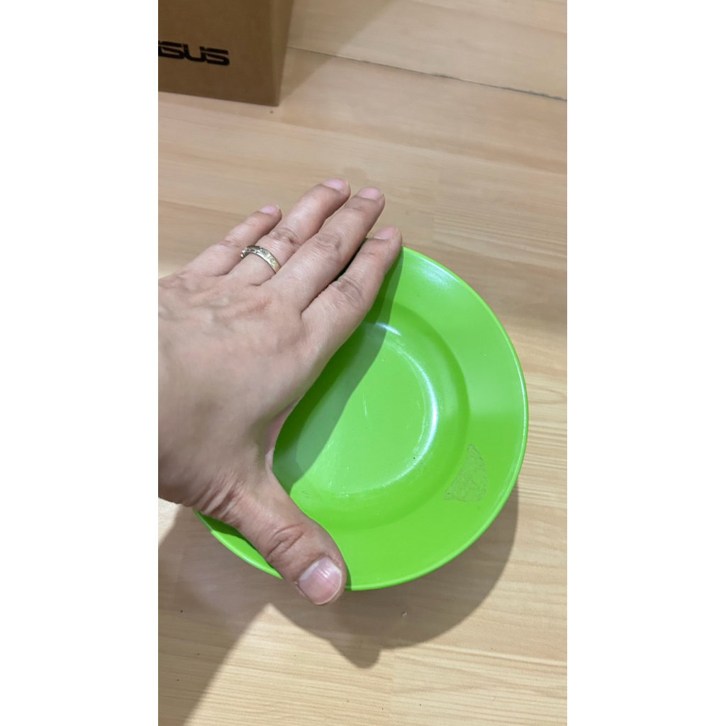 Piring melamin kecil