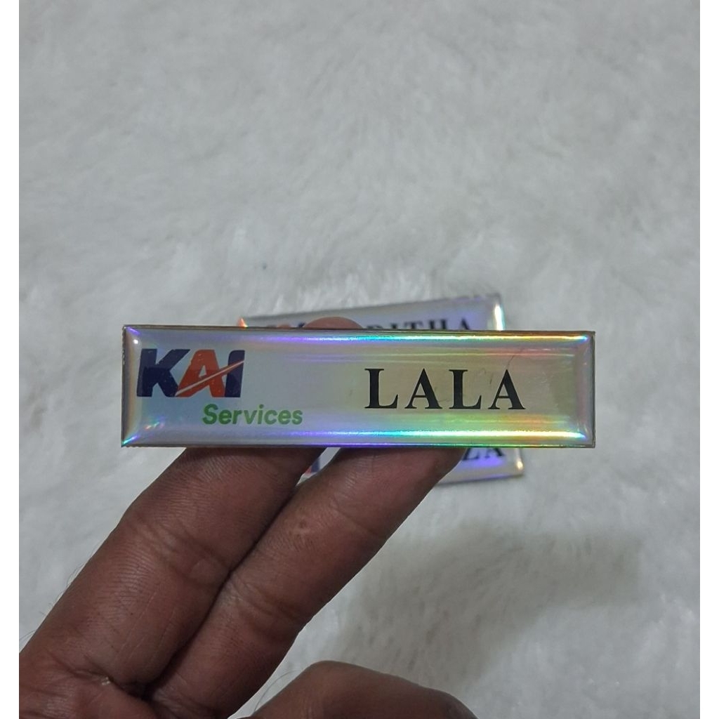 Nametag dada hologram khusuS MODEL KAI SERVICES