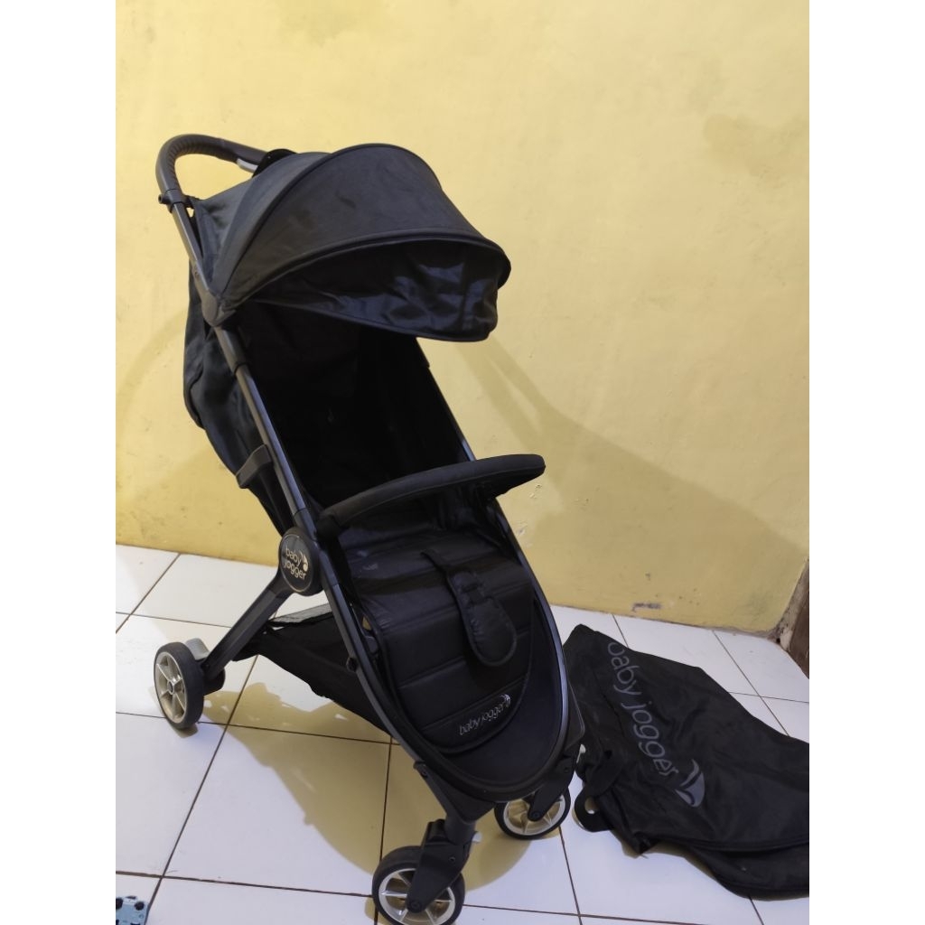 Preloved Stroller Baby jogger city tour 2