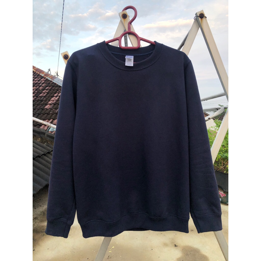 Crewneck Original Gildan Navy Sweatshirt Original Gildan Navy Preloved crewneck navy Preloved sweats