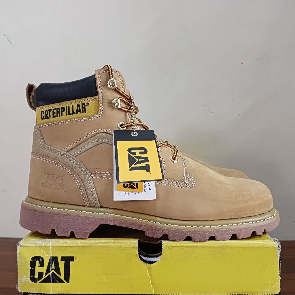 Caterpillar Second Swift size 43 BNIB