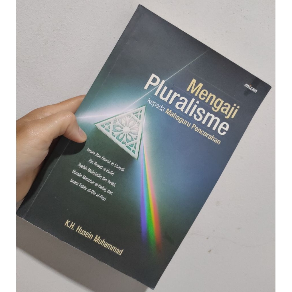 Buku Husein Muhammad/mengaji pluralisme kepada mahaguru pencerahan/karya Husein Muhammad