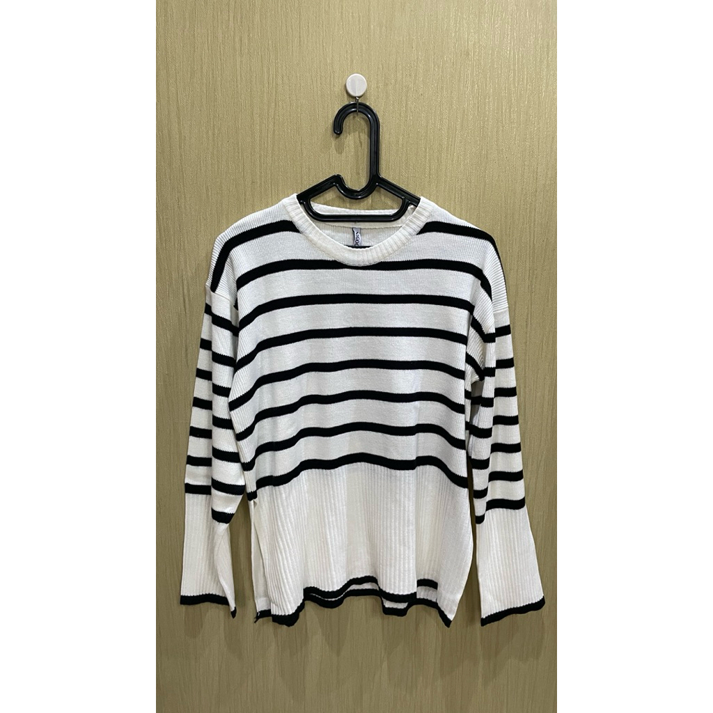 Sweater Knit Wanita Nigoo Garis-Garis (Preloved)
